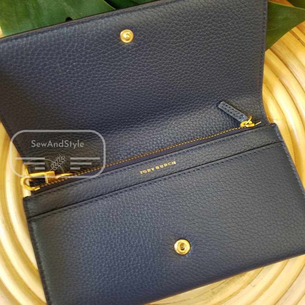 TORY BURCH BRITTEN SMART PHONE WALLET NAVY BLUE ROYAL BLUE SNAP BUTTON WRISTLET - Picture 5 of 8